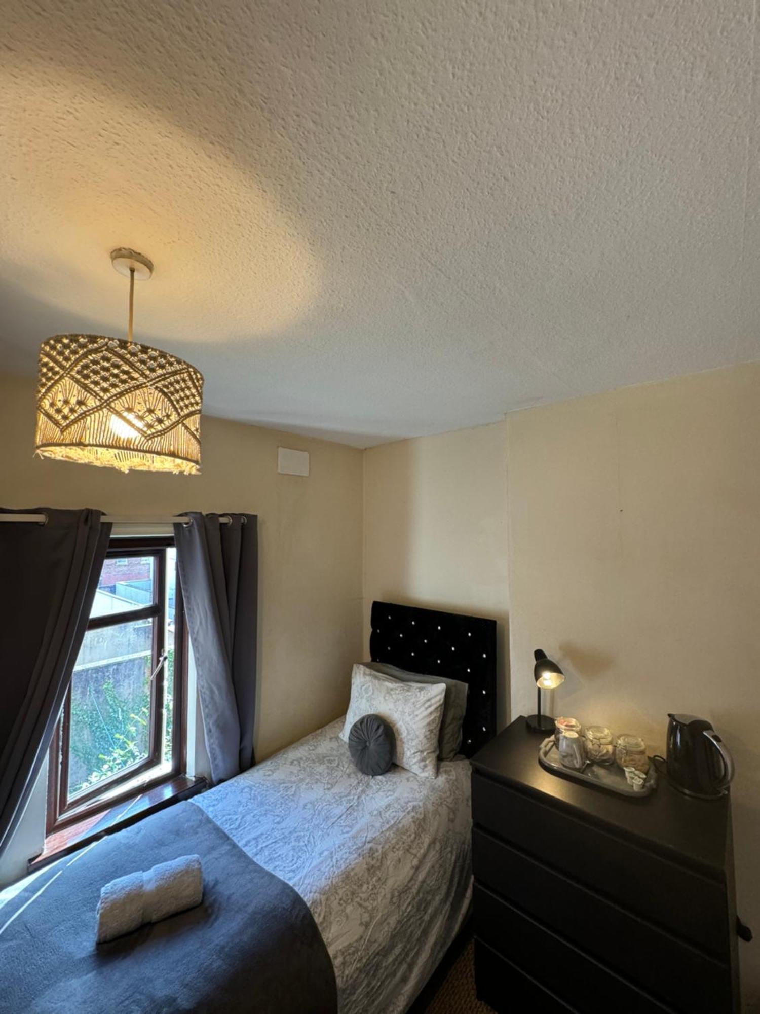 House In Antrim Road Hotel เบลฟาสต์ ภายนอก รูปภาพ